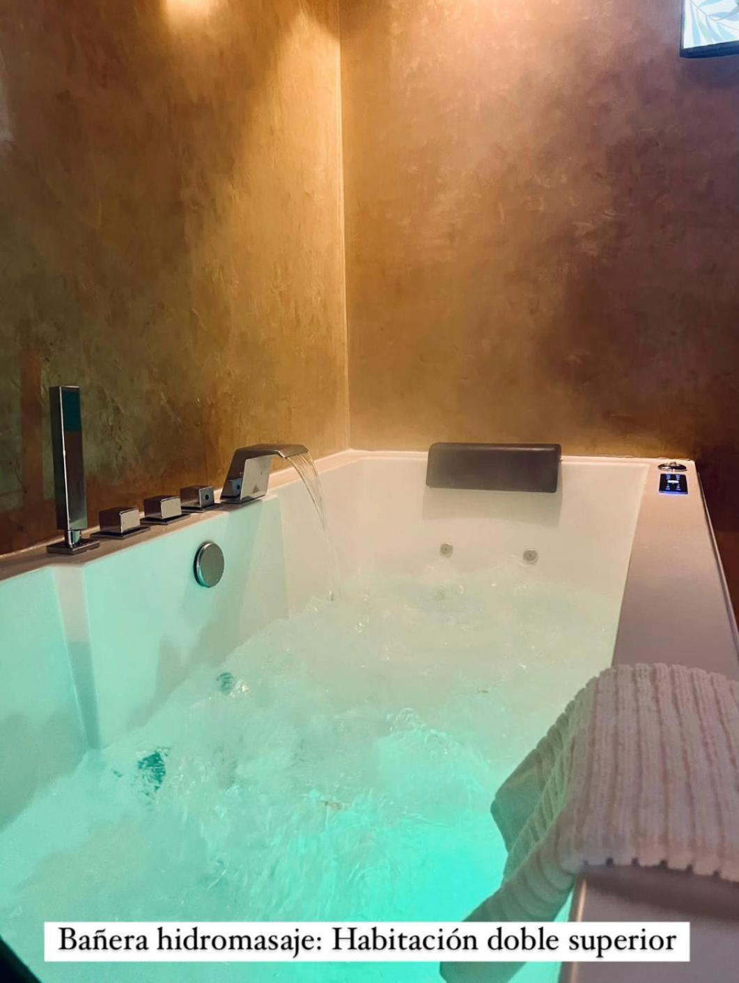 Cueva Luxe Las Calcetas Setenil De Las Bodegas المظهر الخارجي الصورة